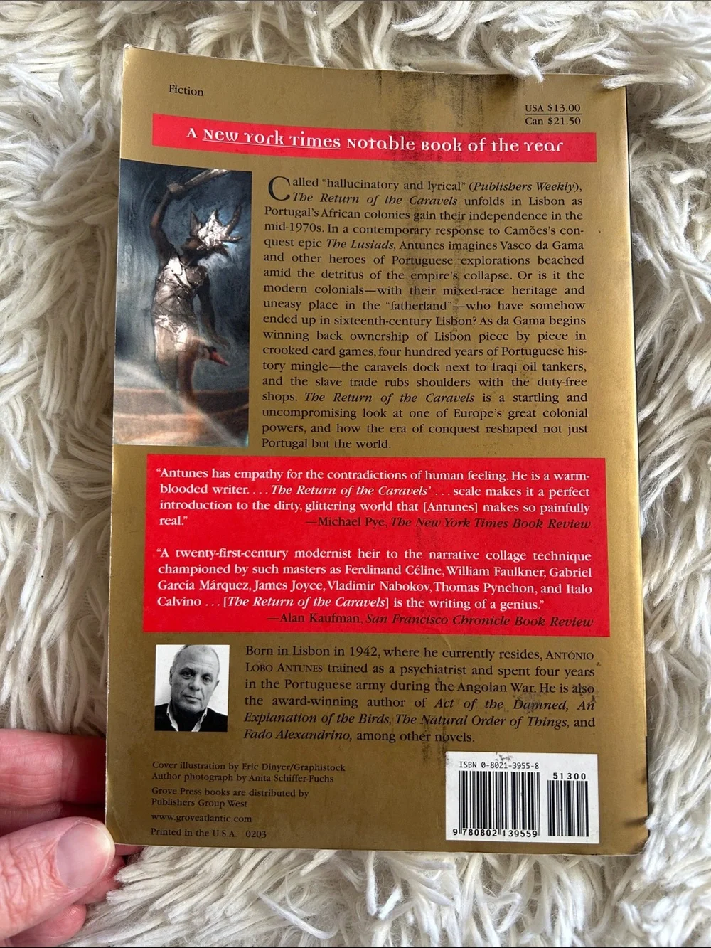 The Return of the Caravels by António Lobo Antunes - Paperback, Dark Cover - Picture 2 of 4